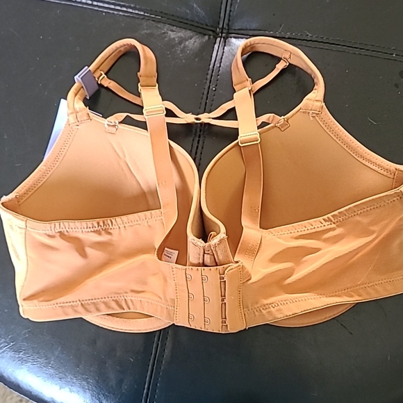 38 DD Bra - Picture 2 of 4